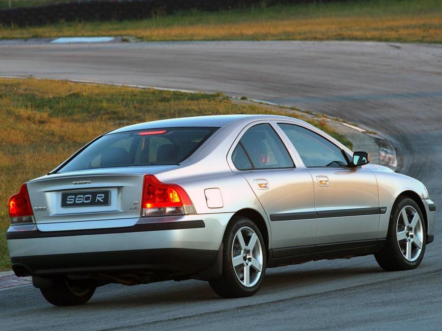  Volvo S60 R 2004 года  (ZA) (фото 15 из 21)